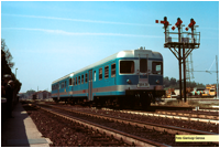 Rimorchio Ln 664.28 della ferrovia Suzzara Ferrara trainato dalla ALn 668.07 in partenza da Mantova il 23/04/1988