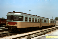 ALn 668.xxx + rimorchio della Ferrovia Suzzara Ferrara ancora nella vecchia colorazione in sosta a Mantova il 23/04/1988